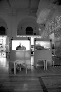 An der Schwelle: Videoinstallation | Karin Ulrike Soika und Christophe Schneider